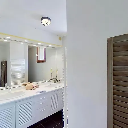 Casa-valanvi Gaou Benat Piscine Et Vue Villa *